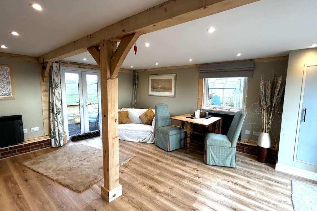 The Old Workshop - A Cosy Country Retreat Villa Gloucester Luaran gambar
